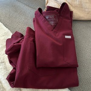 Women’s figs scrubs